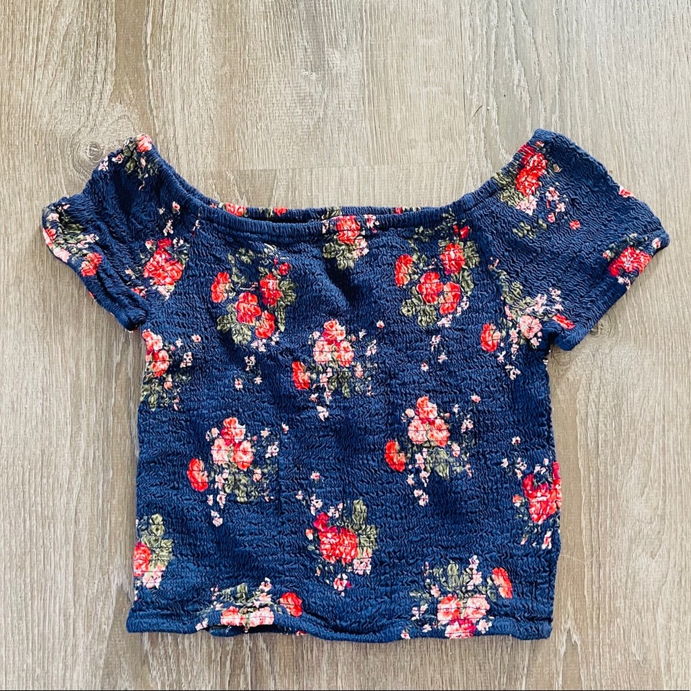 🌺 Floral Top Size Medium 🌸